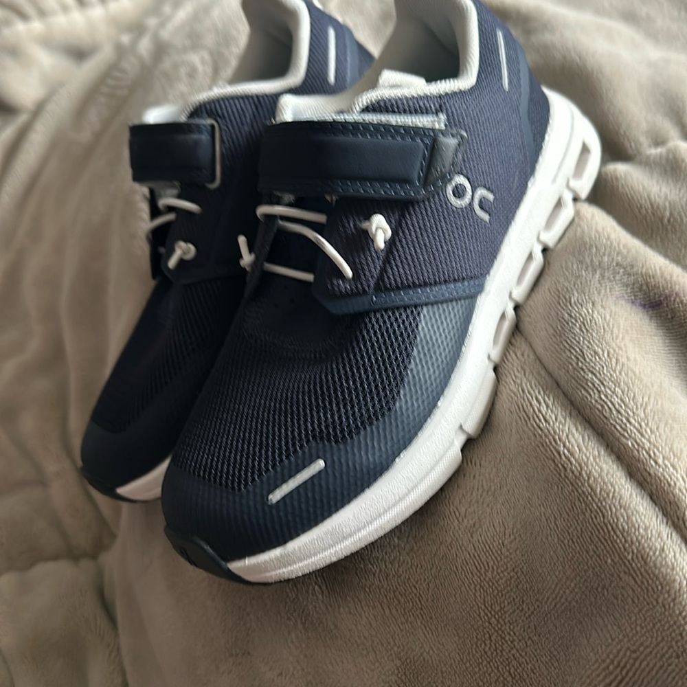 Boys shoes